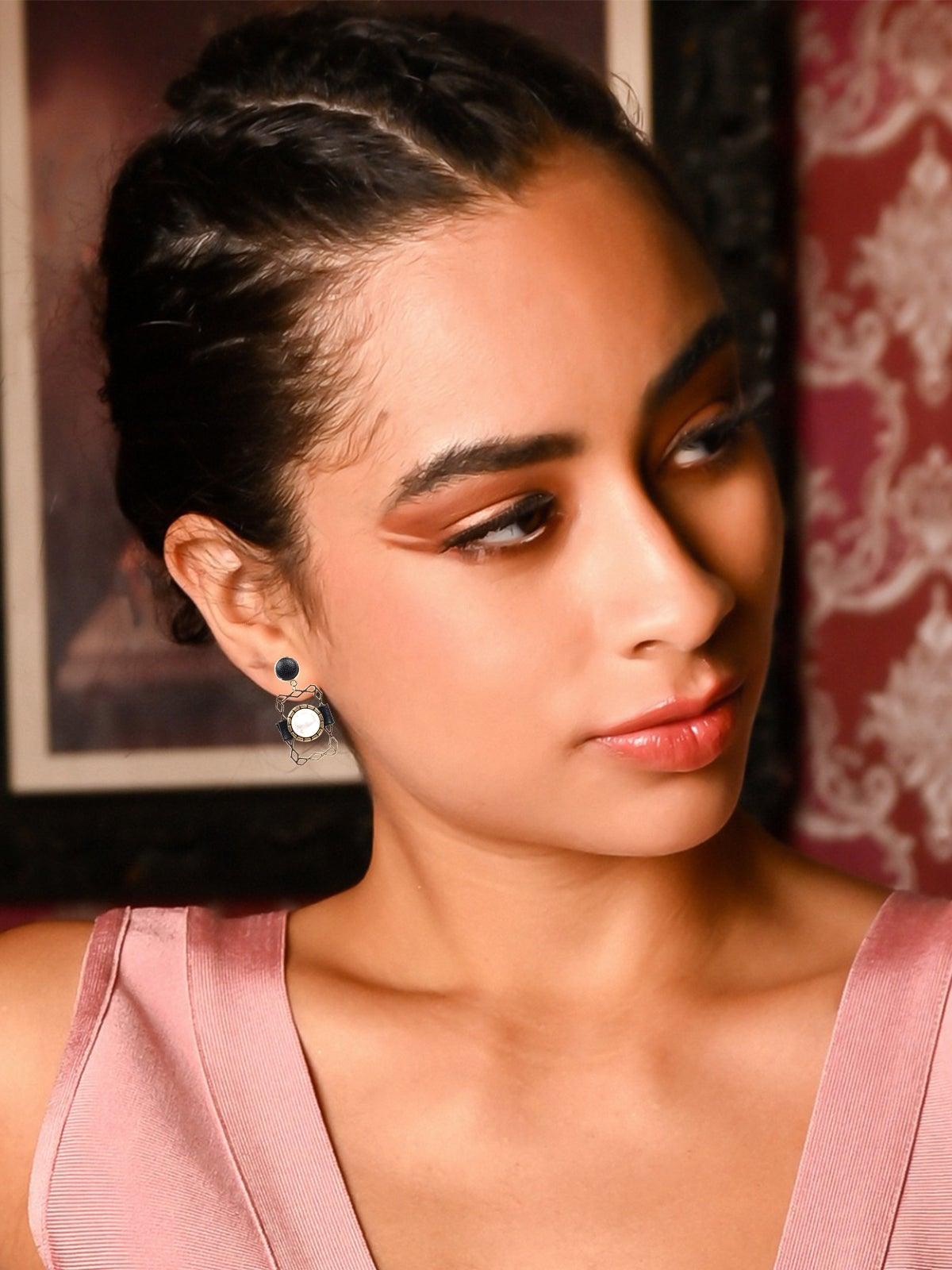 Women's Exquisite Gold Textured Earring With Pearl Embellishment