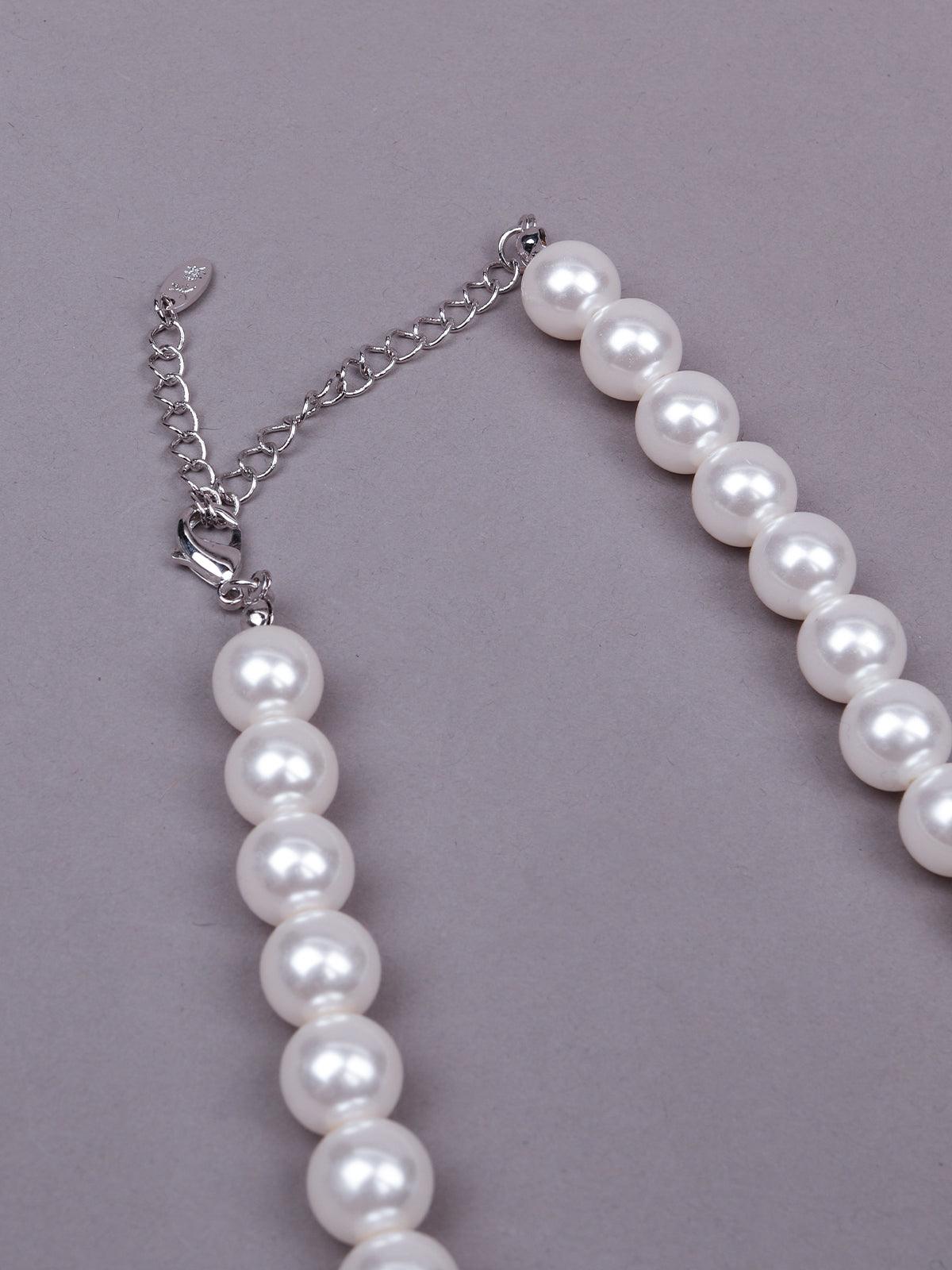 Women's Exquisite Pearl Necklace With A Heart Shape Pendan