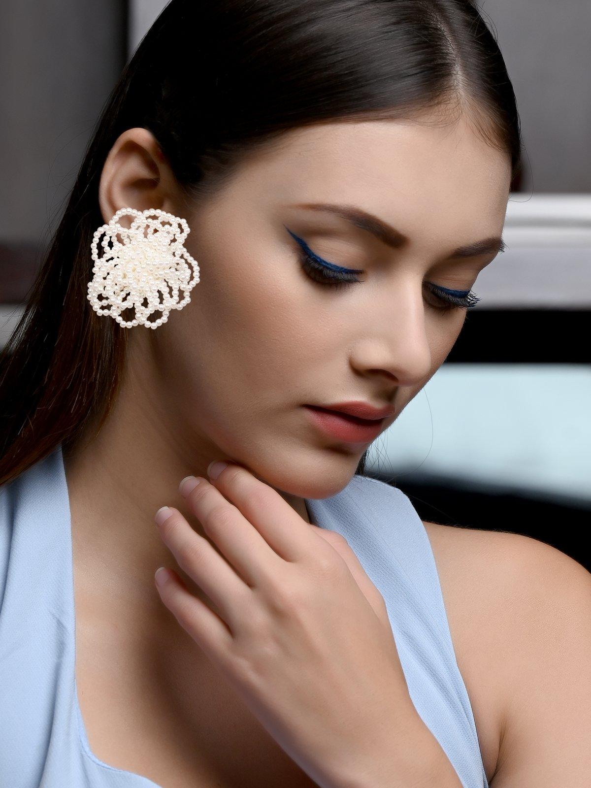 Women's Exquisite White Beaded Floral Earring