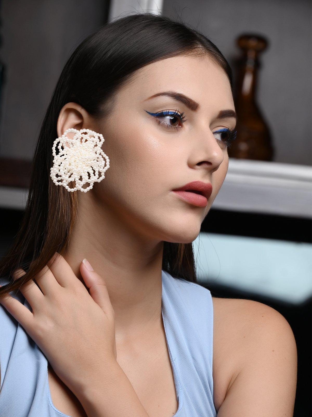 Women's Exquisite White Beaded Floral Earring