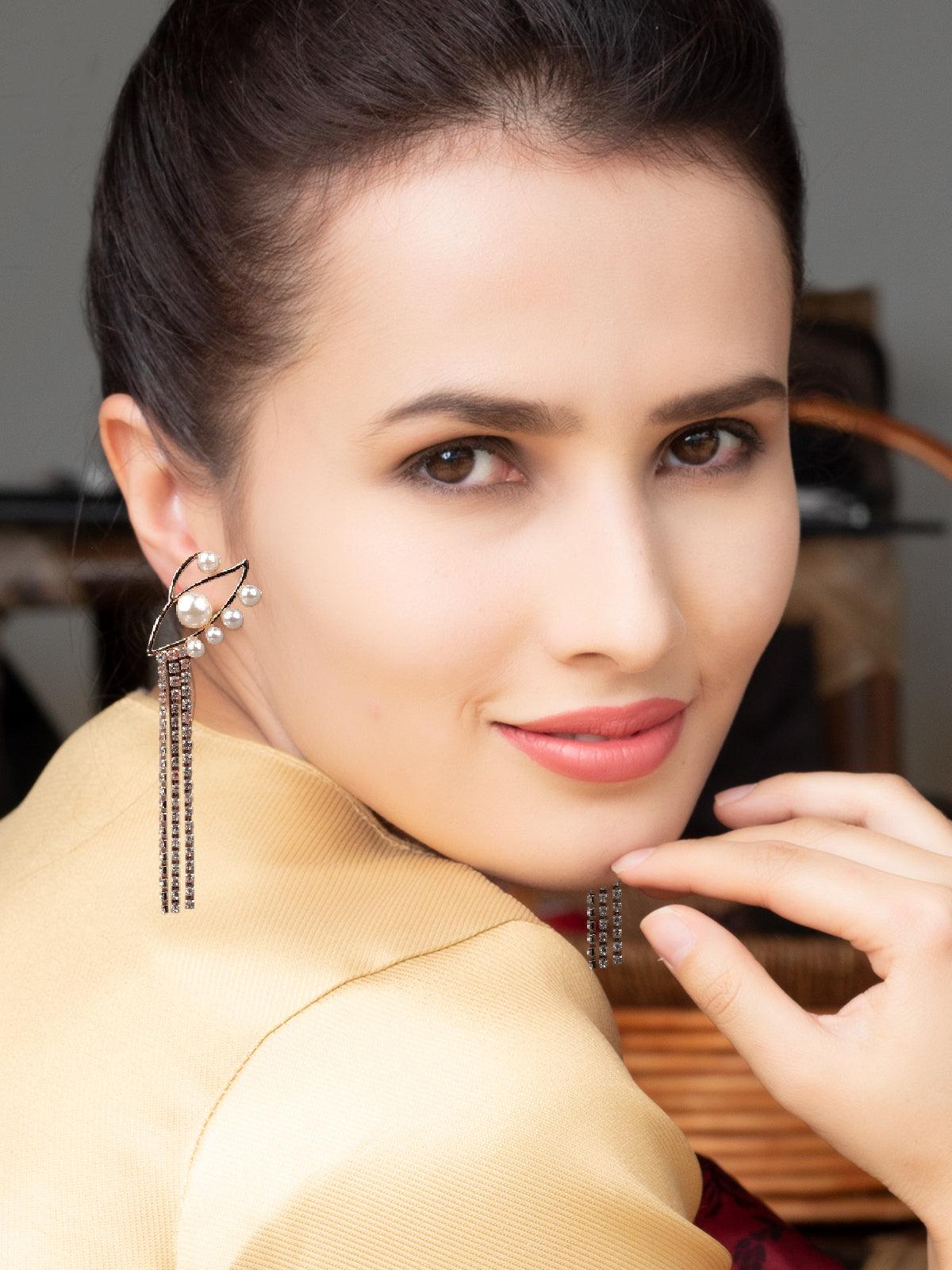 Women's Eye Shaped Moti Tassel Dash Earring