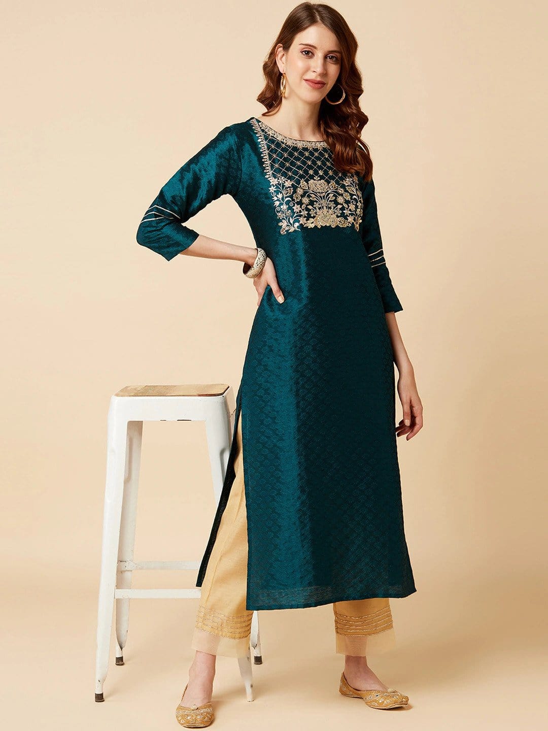 Women's Green & Gold-Toned Yoke Design Straight Embellished Kurta