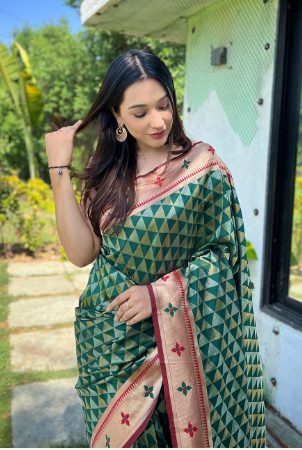 Women's Dark Green Banarasi Paithani Silk Woven Saree - TASARIKA