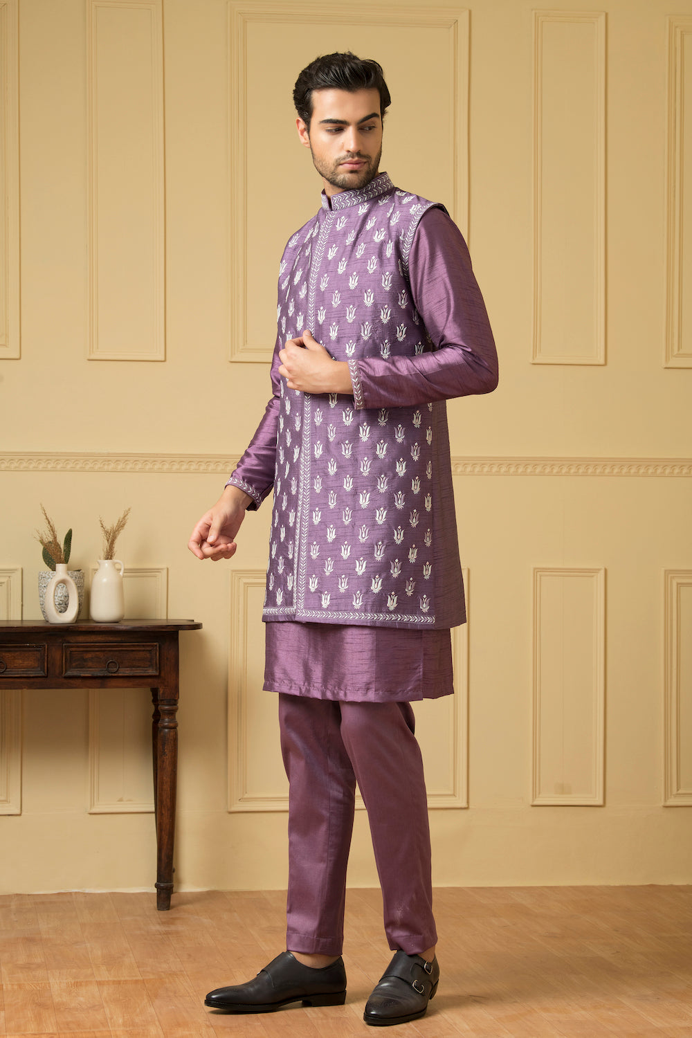 Men's Purple Embroidered Nehru Jacket And Kurta Set - Hilo Design