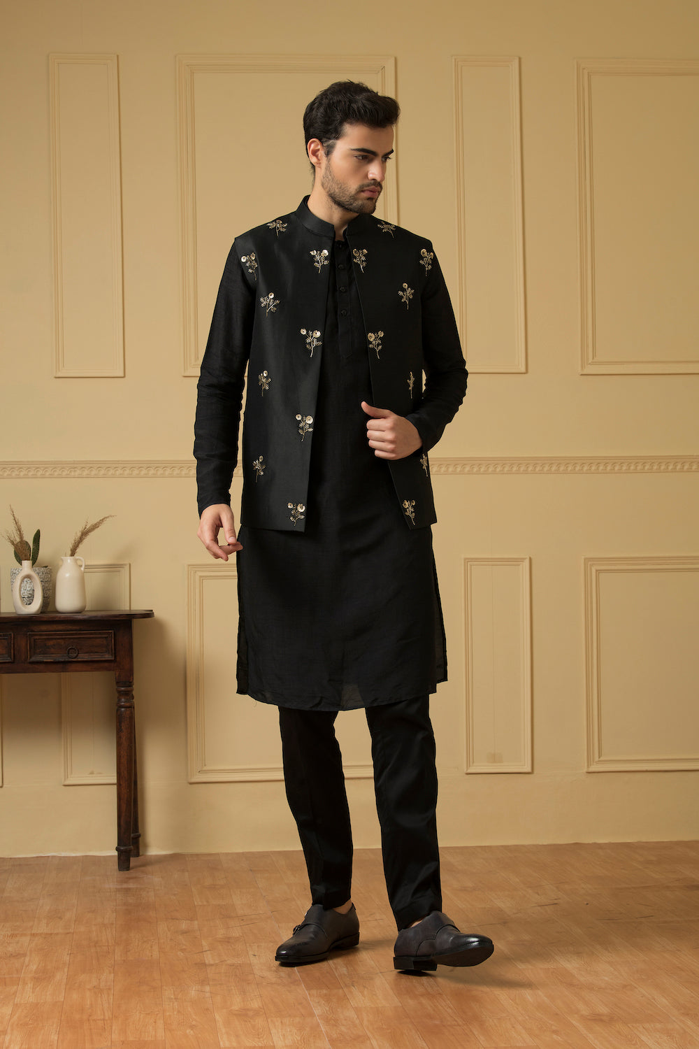Men's Nehru Jacket With Shimmering Tikkis Set - Hilo Design
