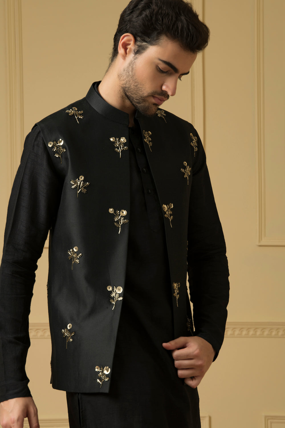 Men's Nehru Jacket With Shimmering Tikkis Set - Hilo Design