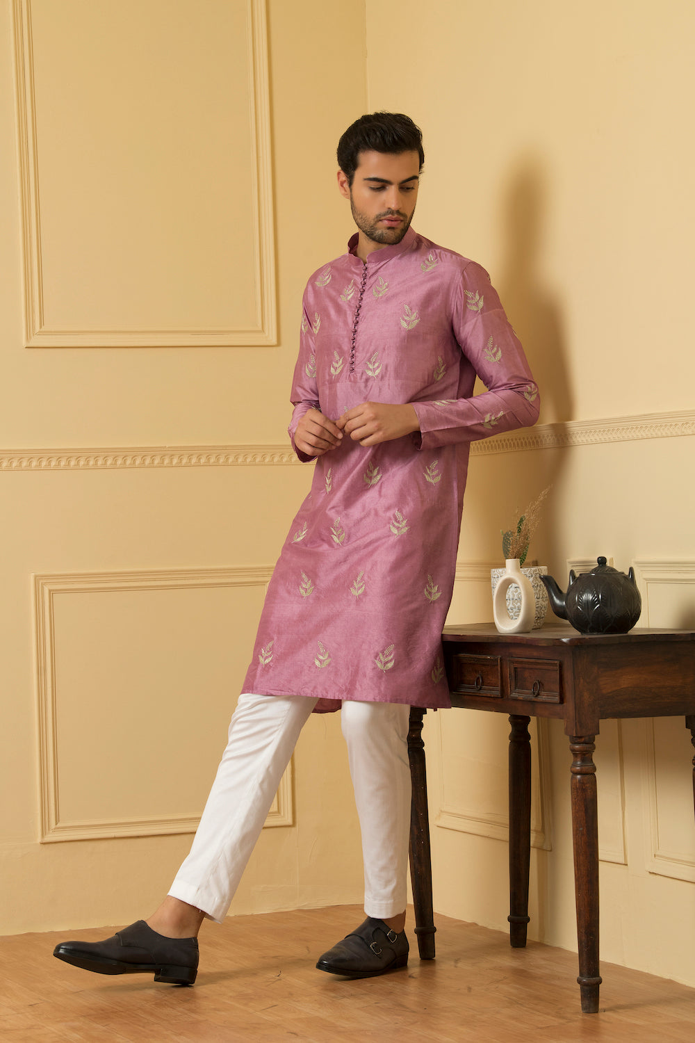 Men's Floral Motif Zari Work Kurta