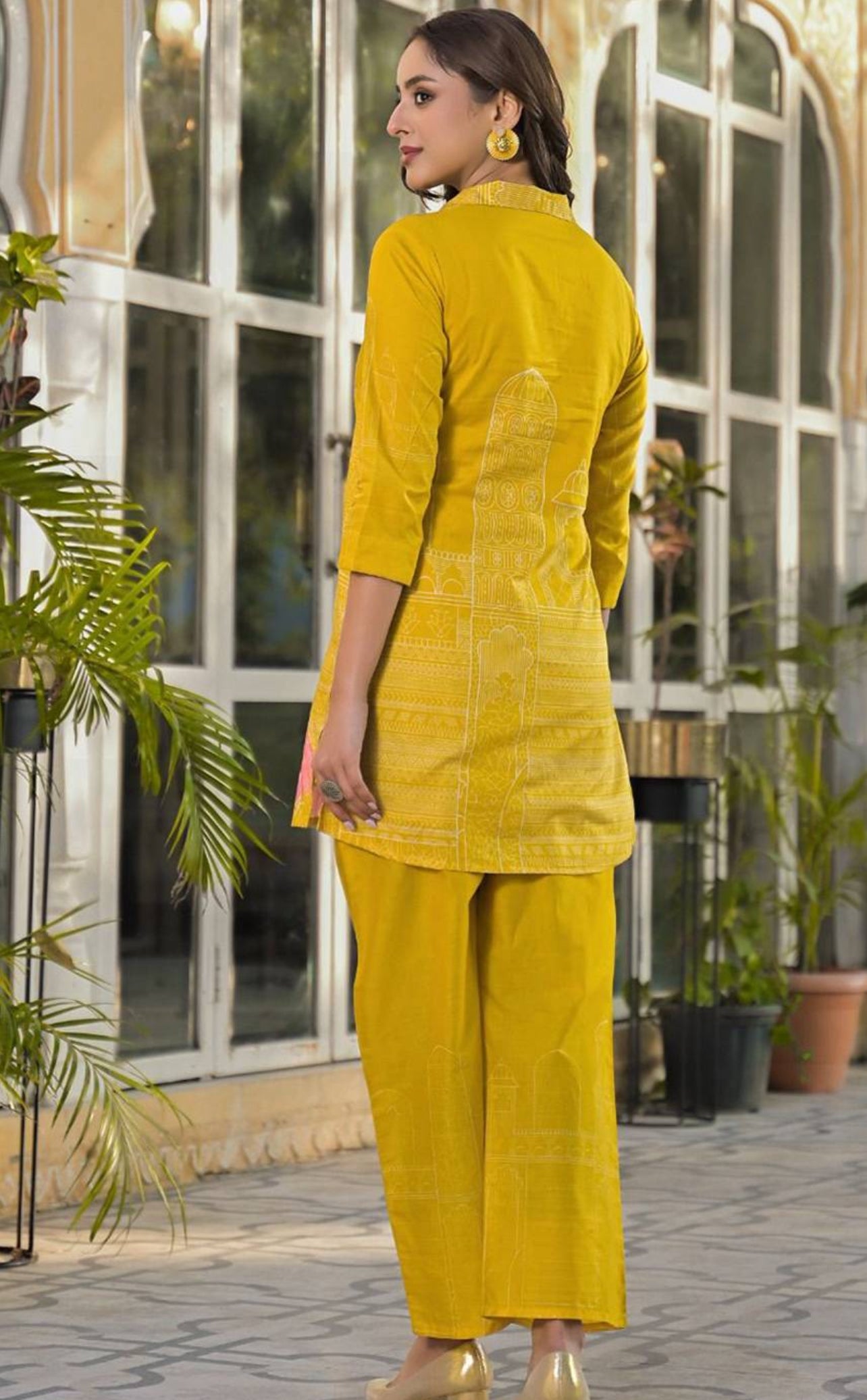 Color_YELLOW