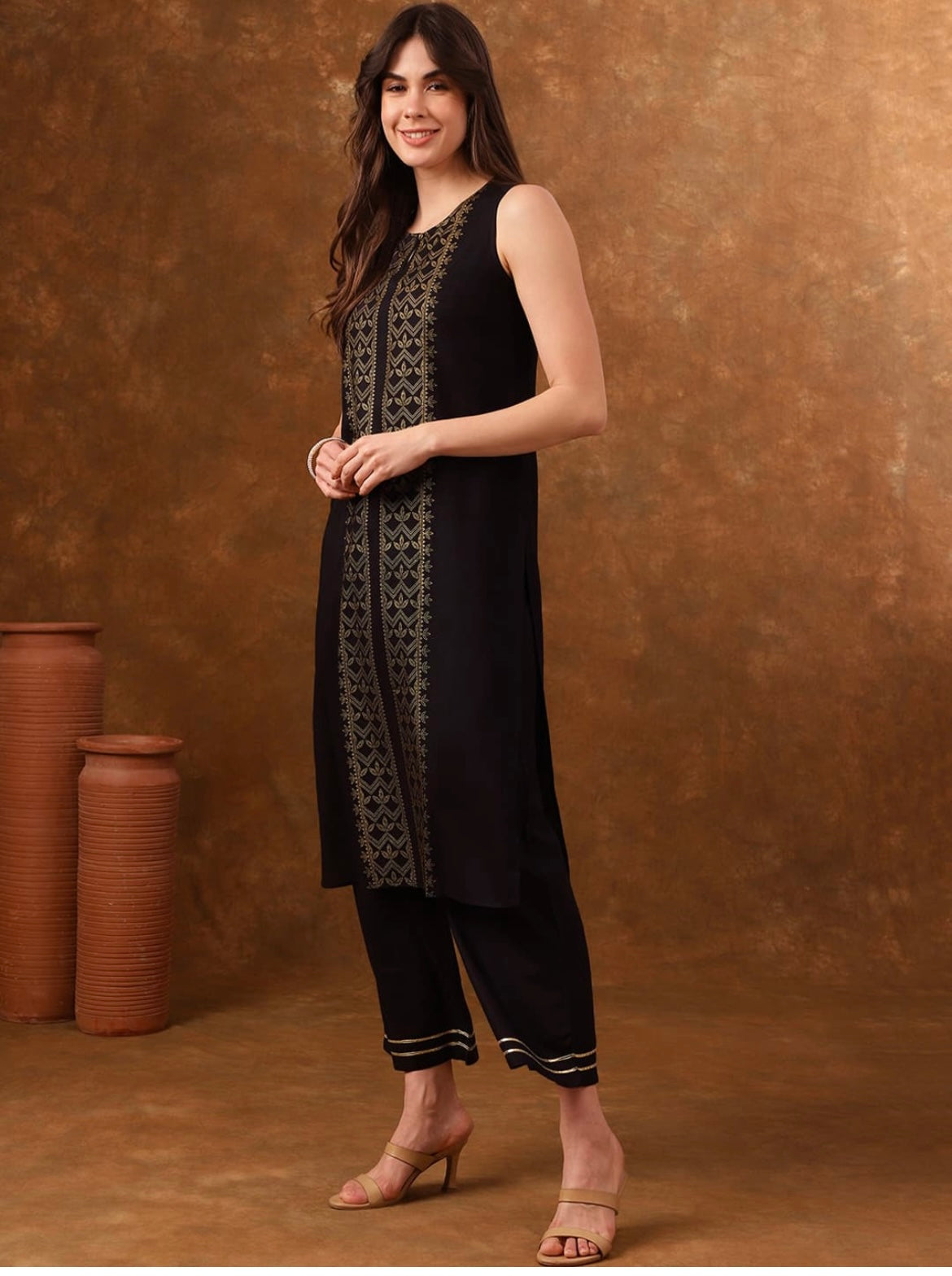 Women's Embellished Daily Wear Cotton Blend Kurta
