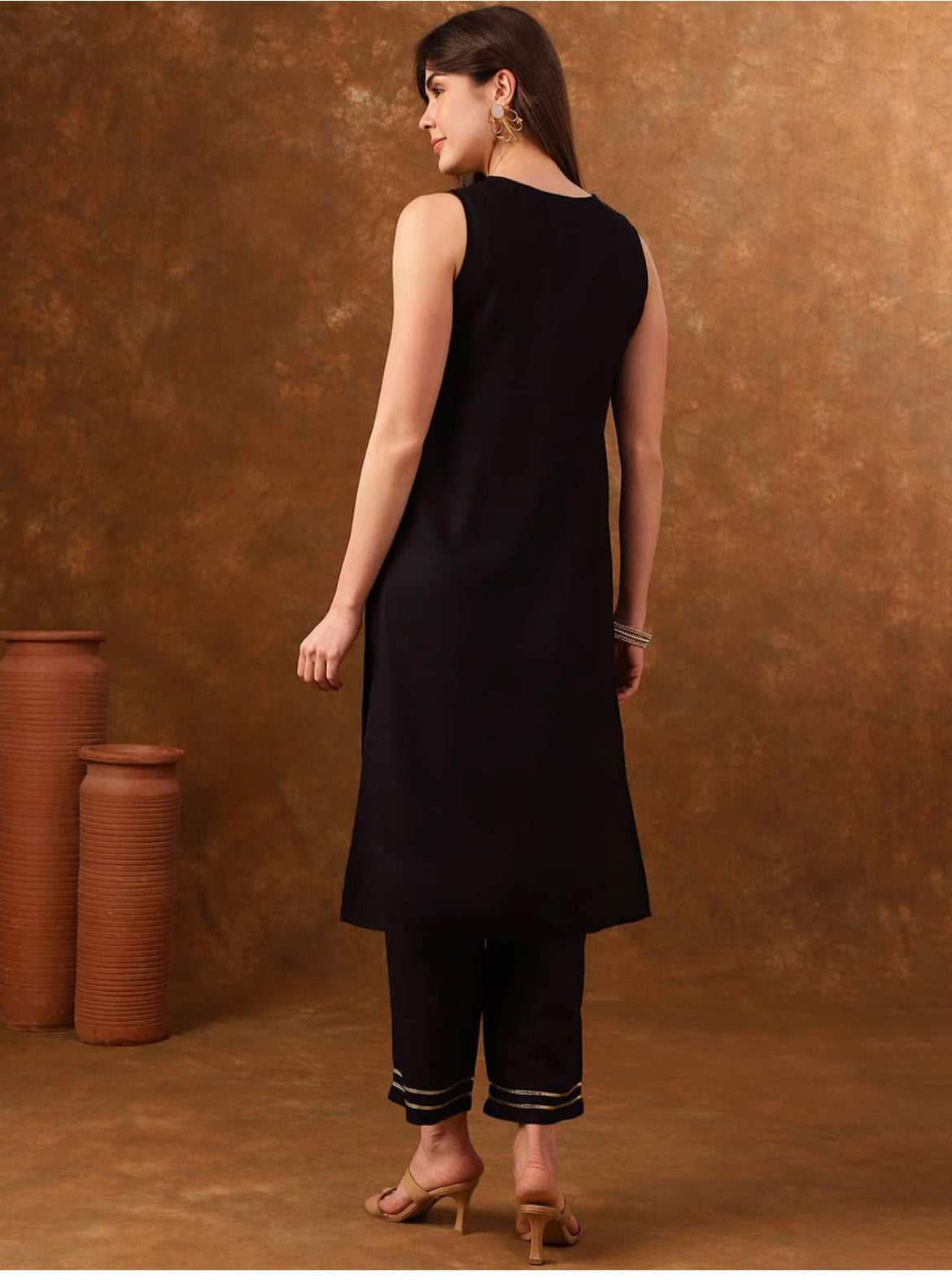 Women's Embellished Daily Wear Cotton Blend Kurta