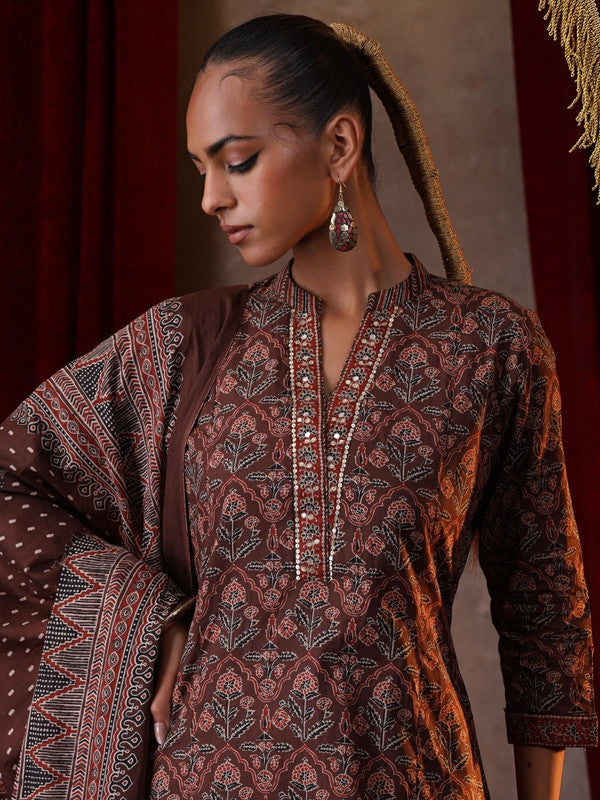 Color_Brown