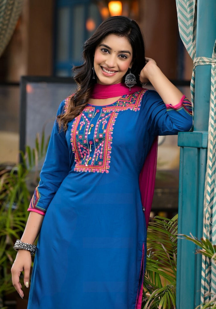 Women's Blue Viscose Rayon Embroidered Kurta Set
