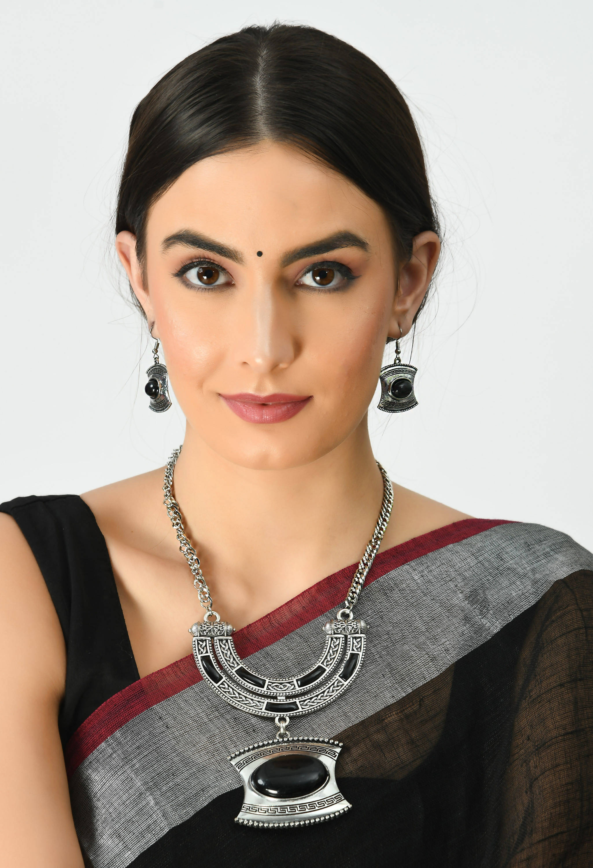 Johar Kamal Silver-Plated Black Nacklace with Ear