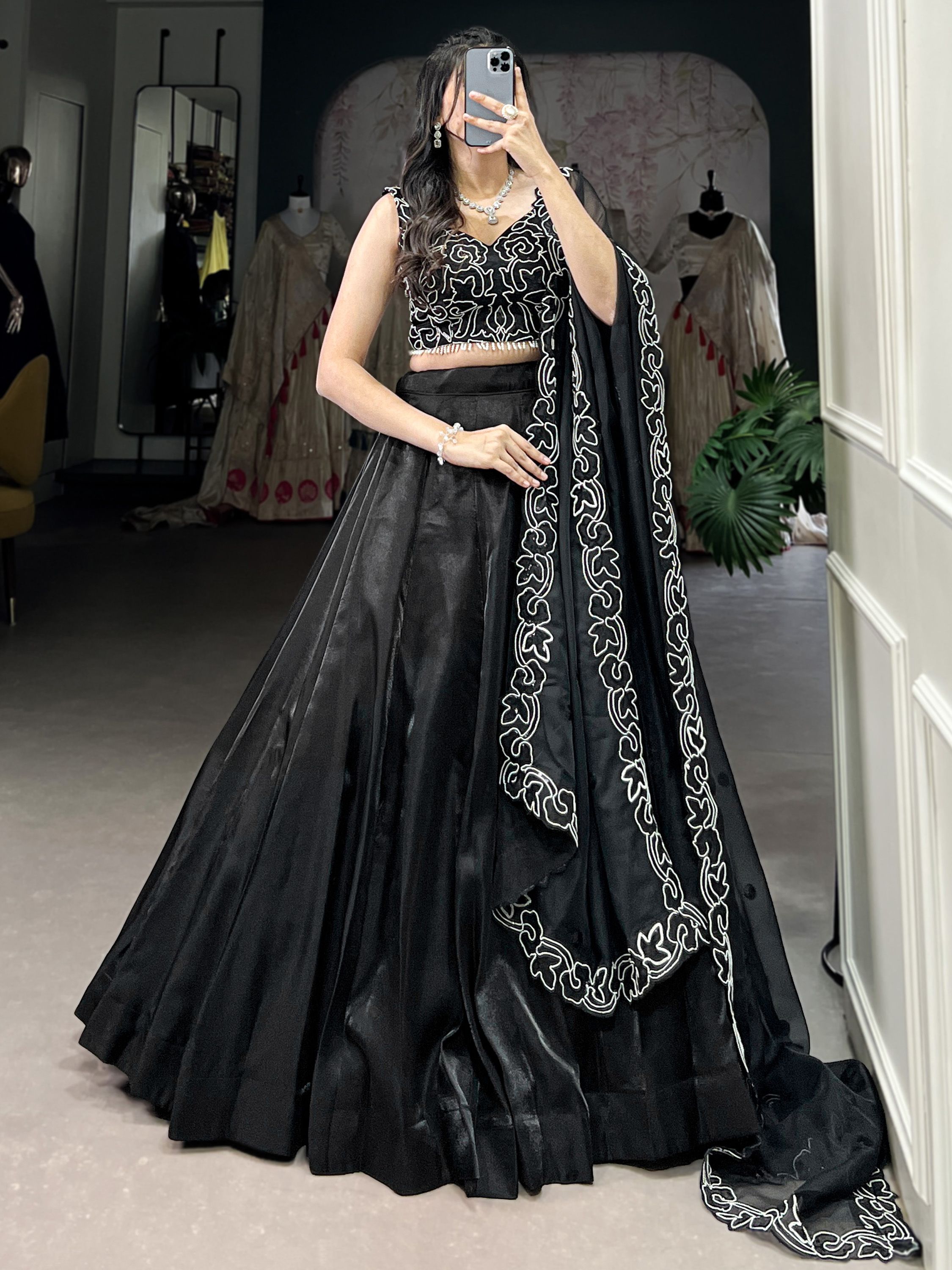 Color_Black