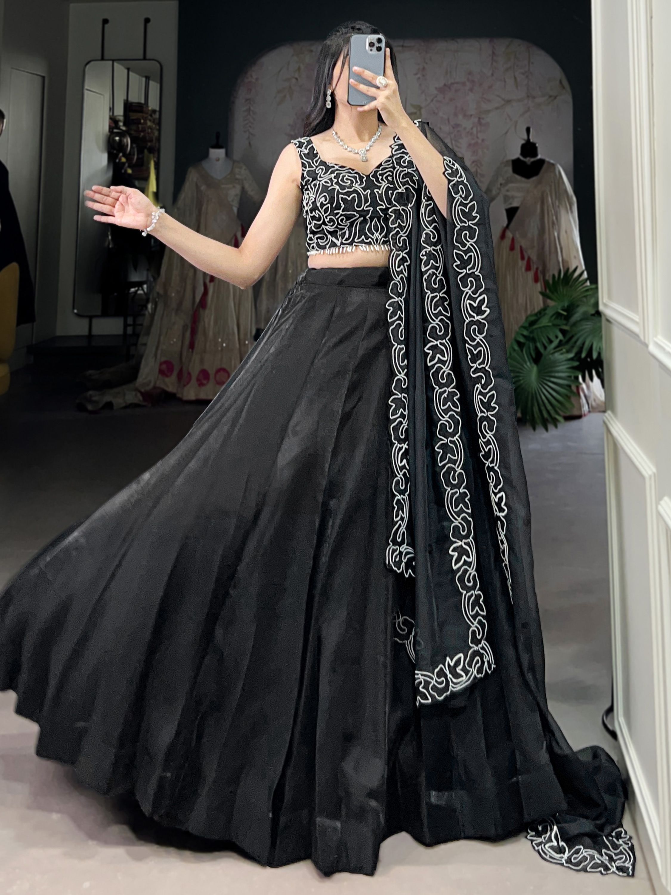 Color_Black