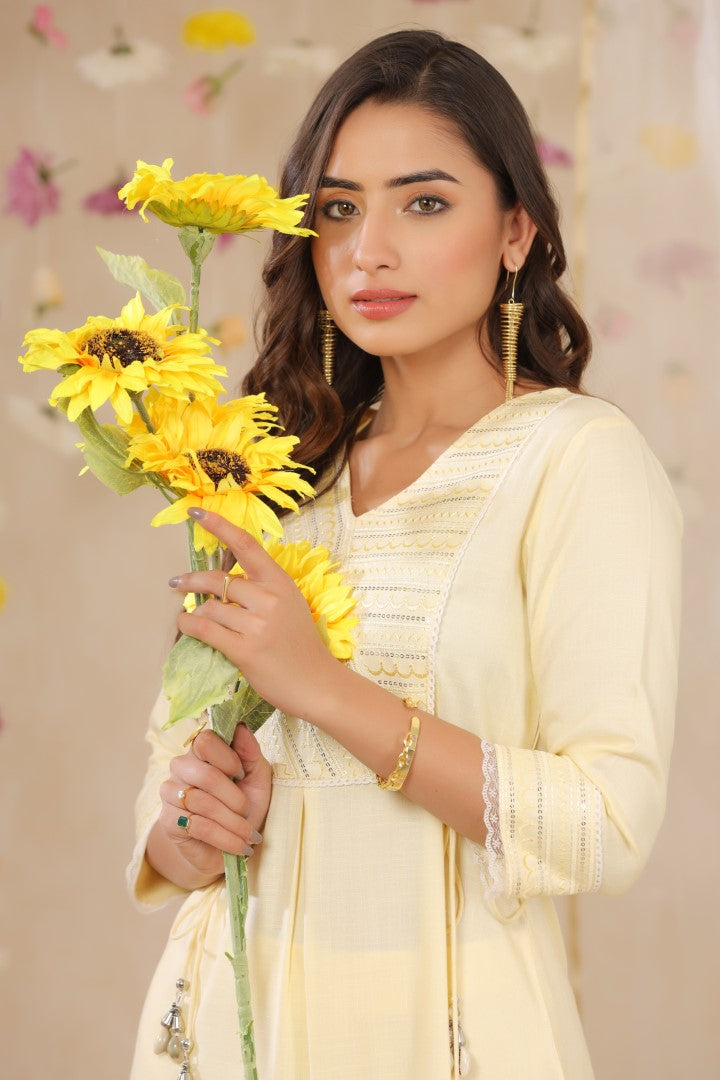 Women's Yellow Cotton Blend Printed Kurta Set - Juniper