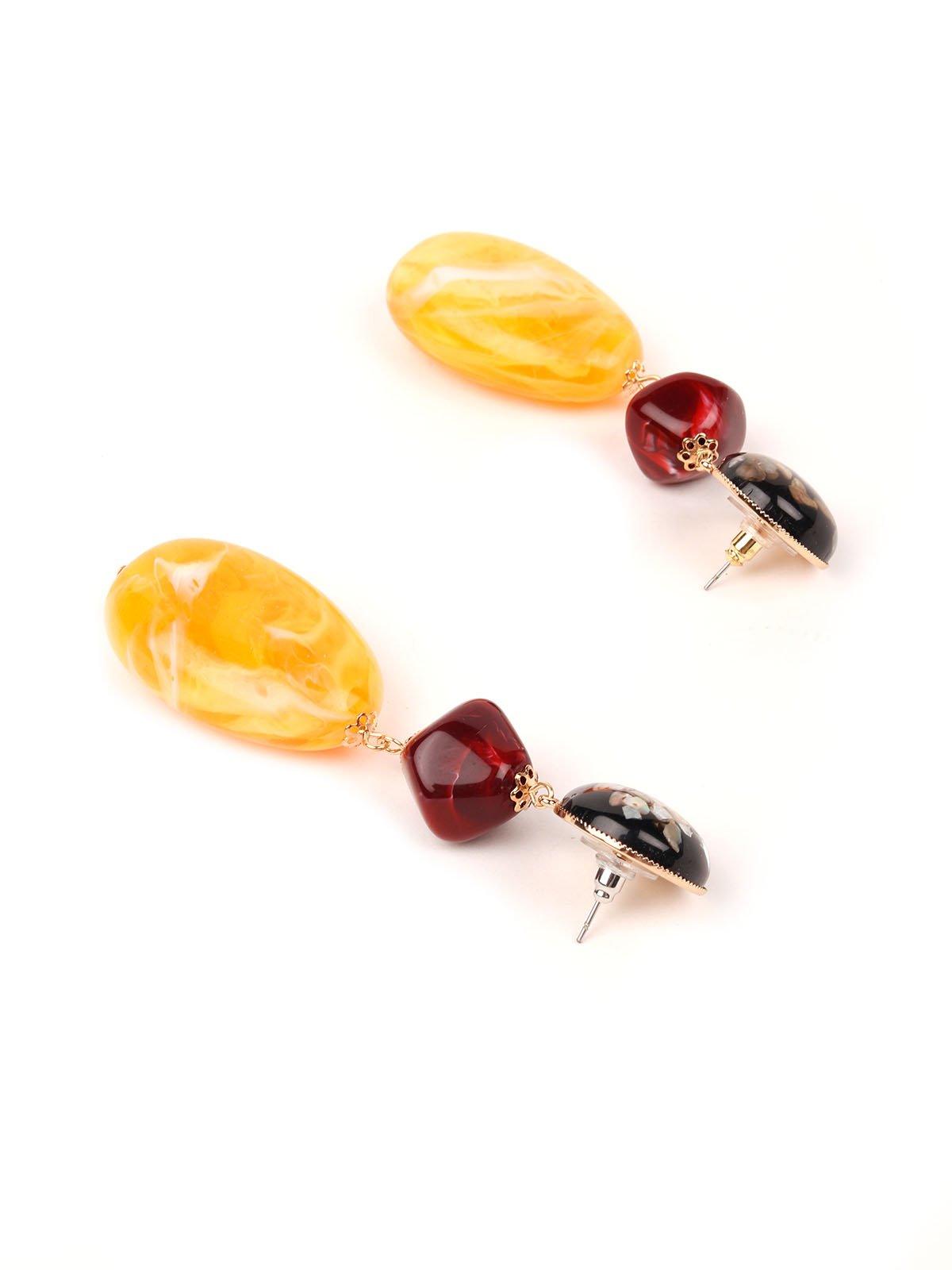 Women's Maroon And Yellow Shell-Shaped Earring