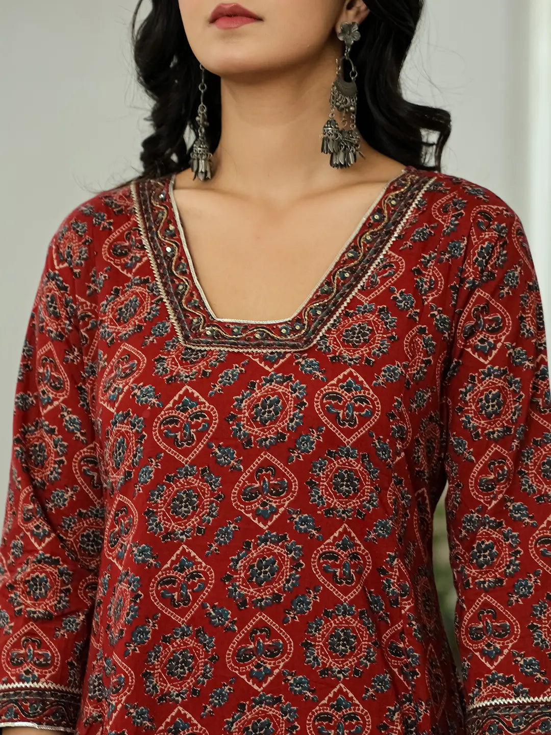 Color_Maroon