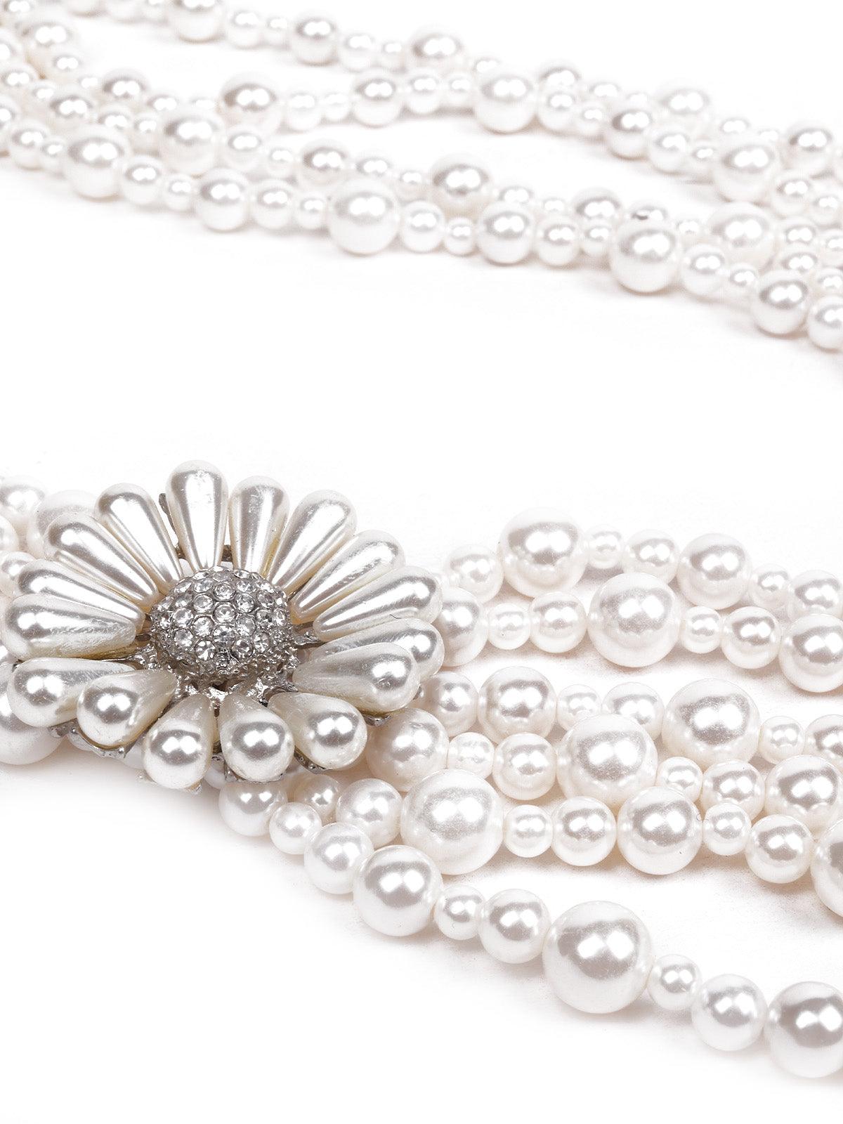 Women's Multi-Layered White Pearl Necklace A Cute Flowe
