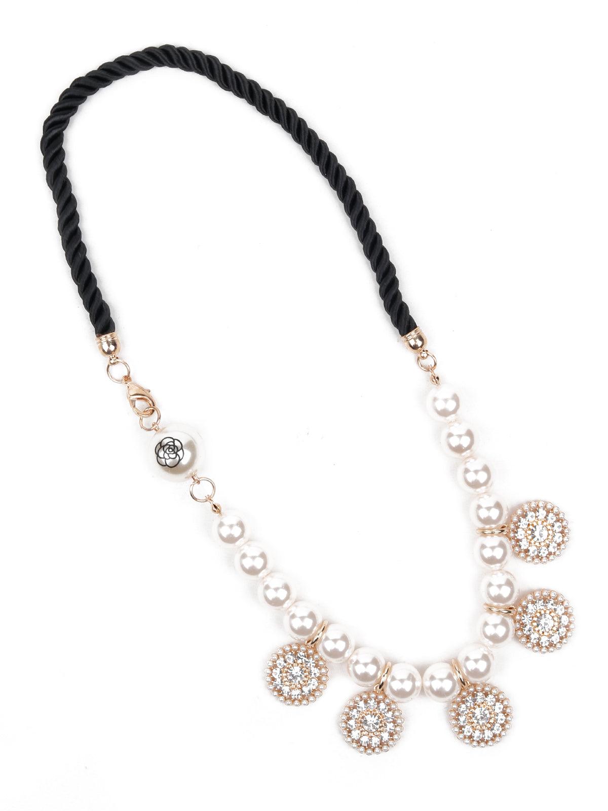 Women's Pearl Necklace Embellished With Charm