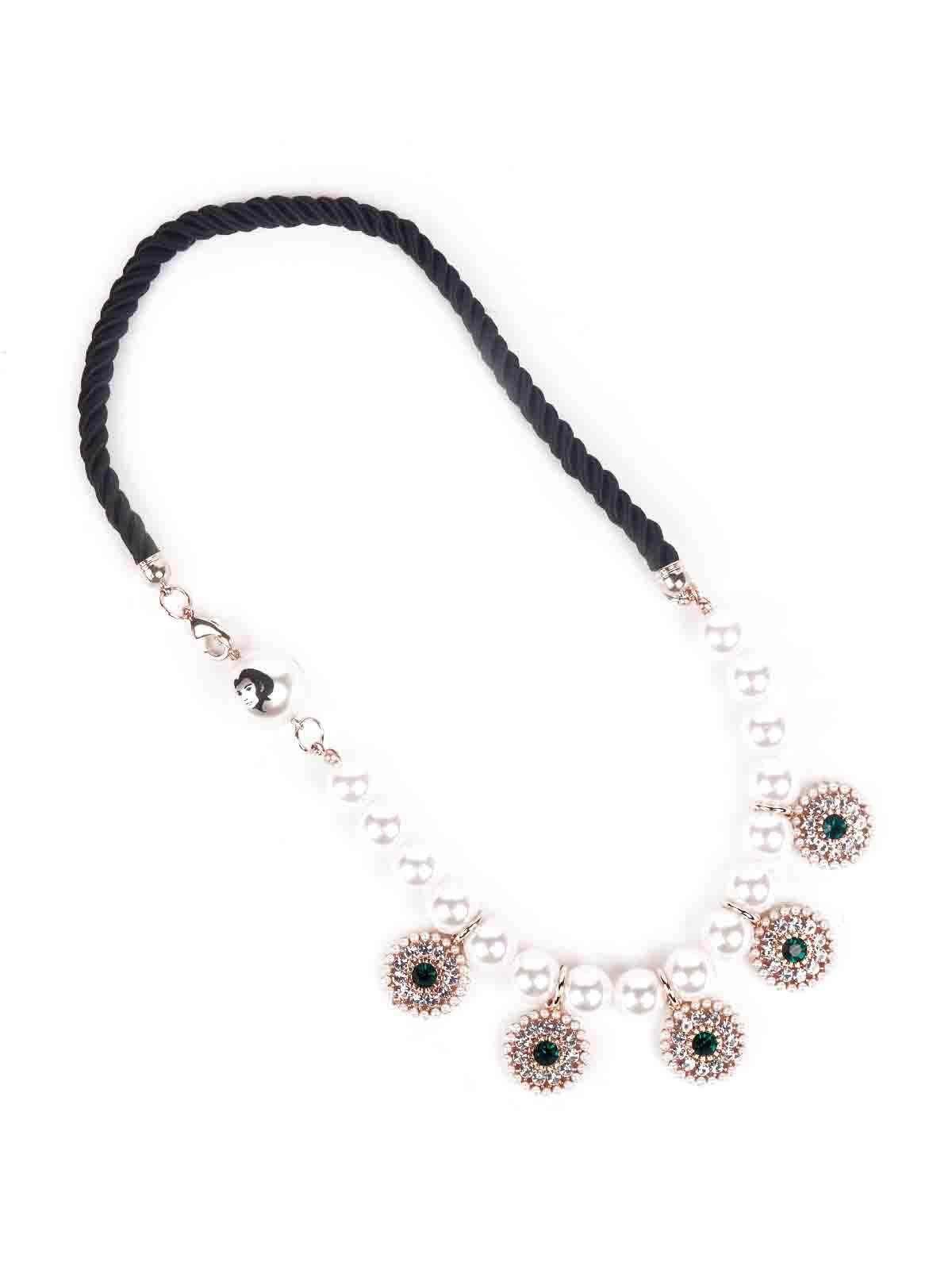 Women's Pearl Necklace Embellished With Rounded Floral Arrangement