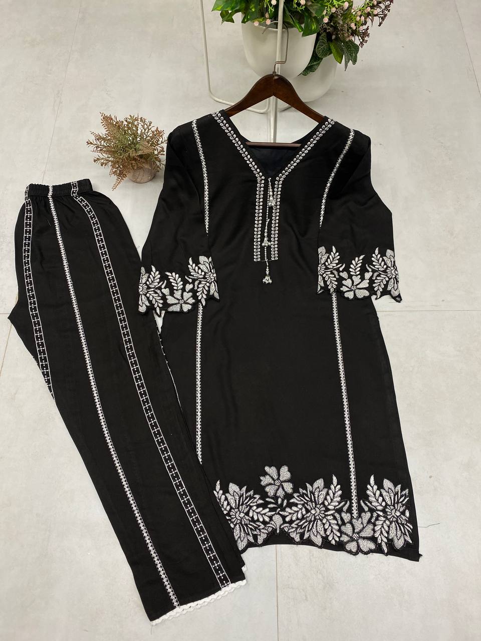 Color_Black