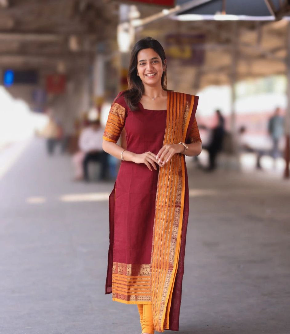 Color_Maroon