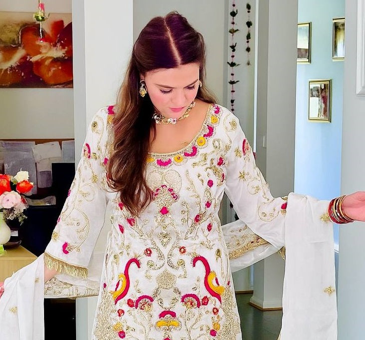 Women's White Jimmy Choo Embroidery Chine Sequences Work With Full Hand Work And Fancy Lace Kurta Set