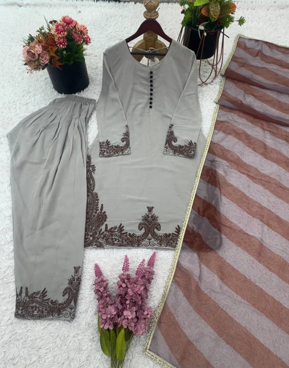 Color_Grey