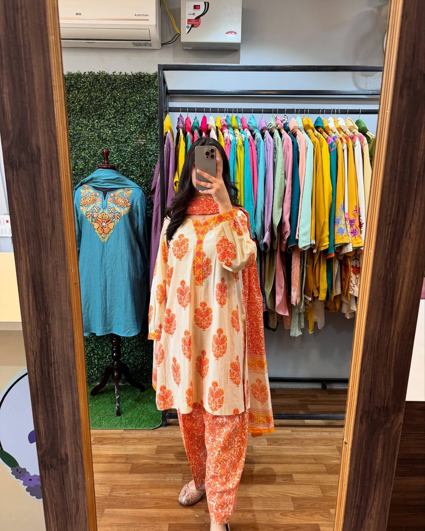 Color_Orange