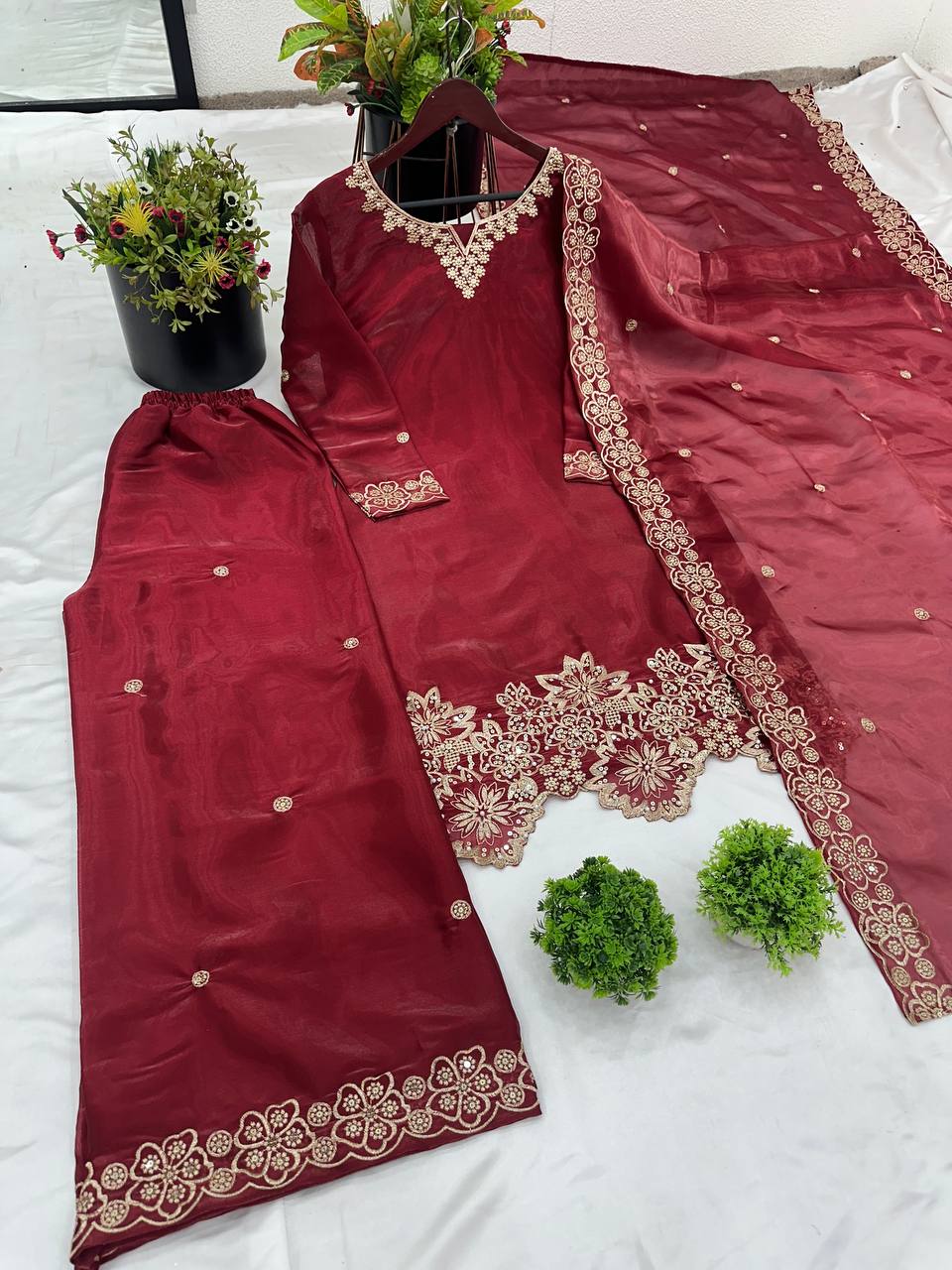 Color_Maroon