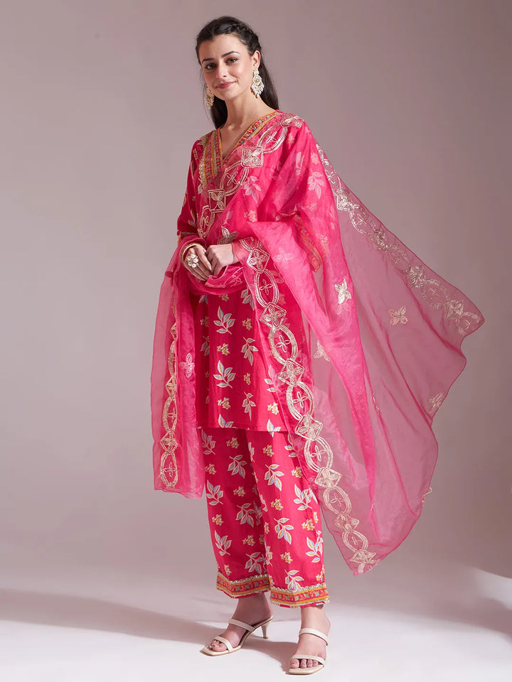 Women's Pink Cotton Lace Work Kurta Set With Pant & Dupatta