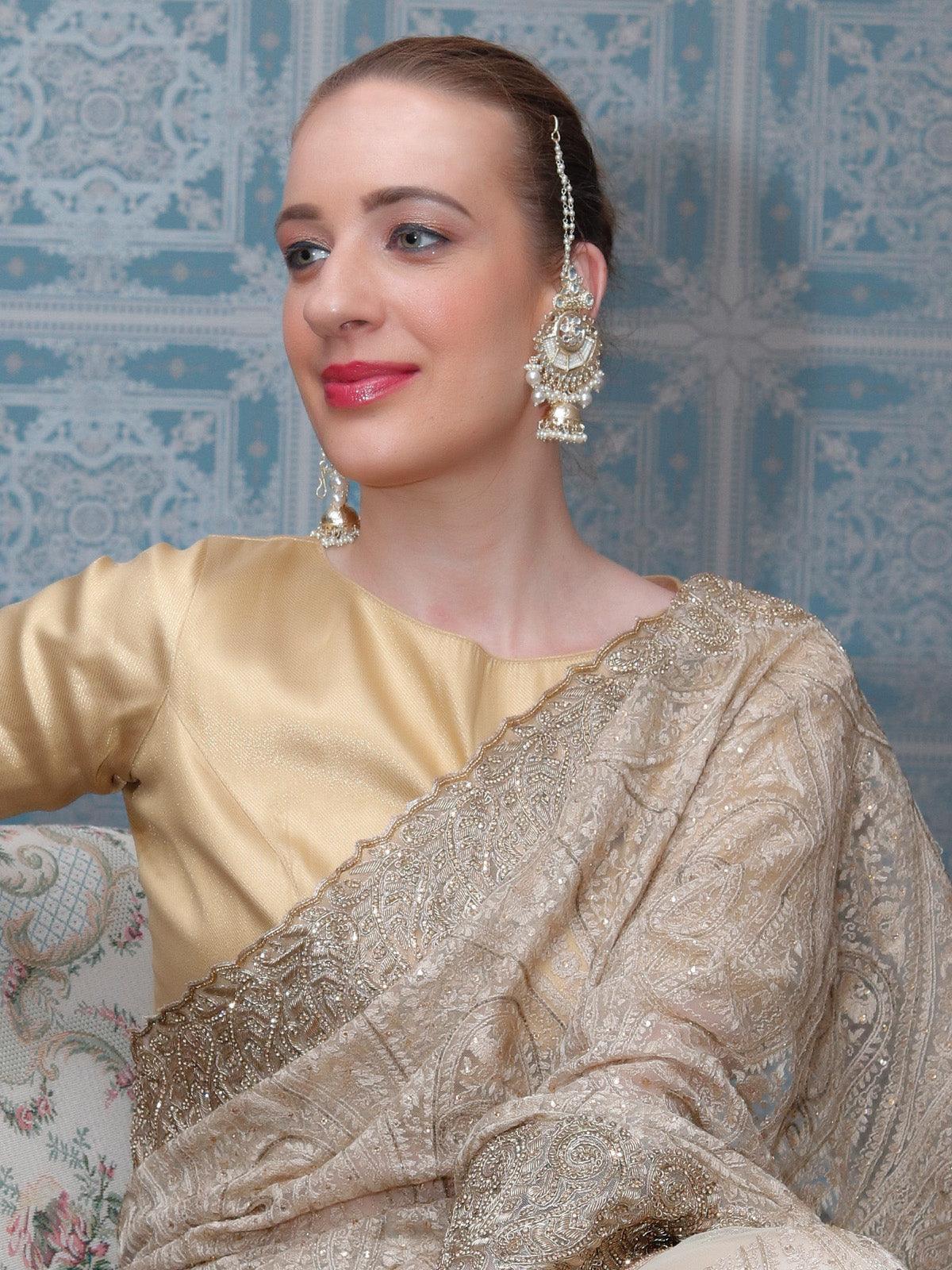Women's Purity In White Chandbal