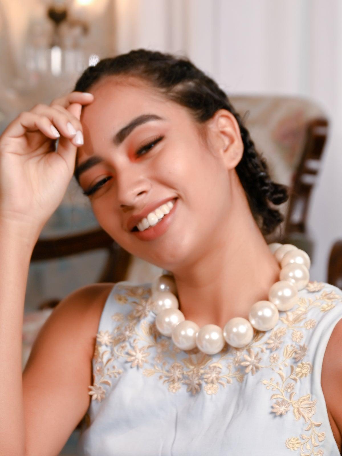 Women's Retro Style Huge White Pearl Statement Necklac