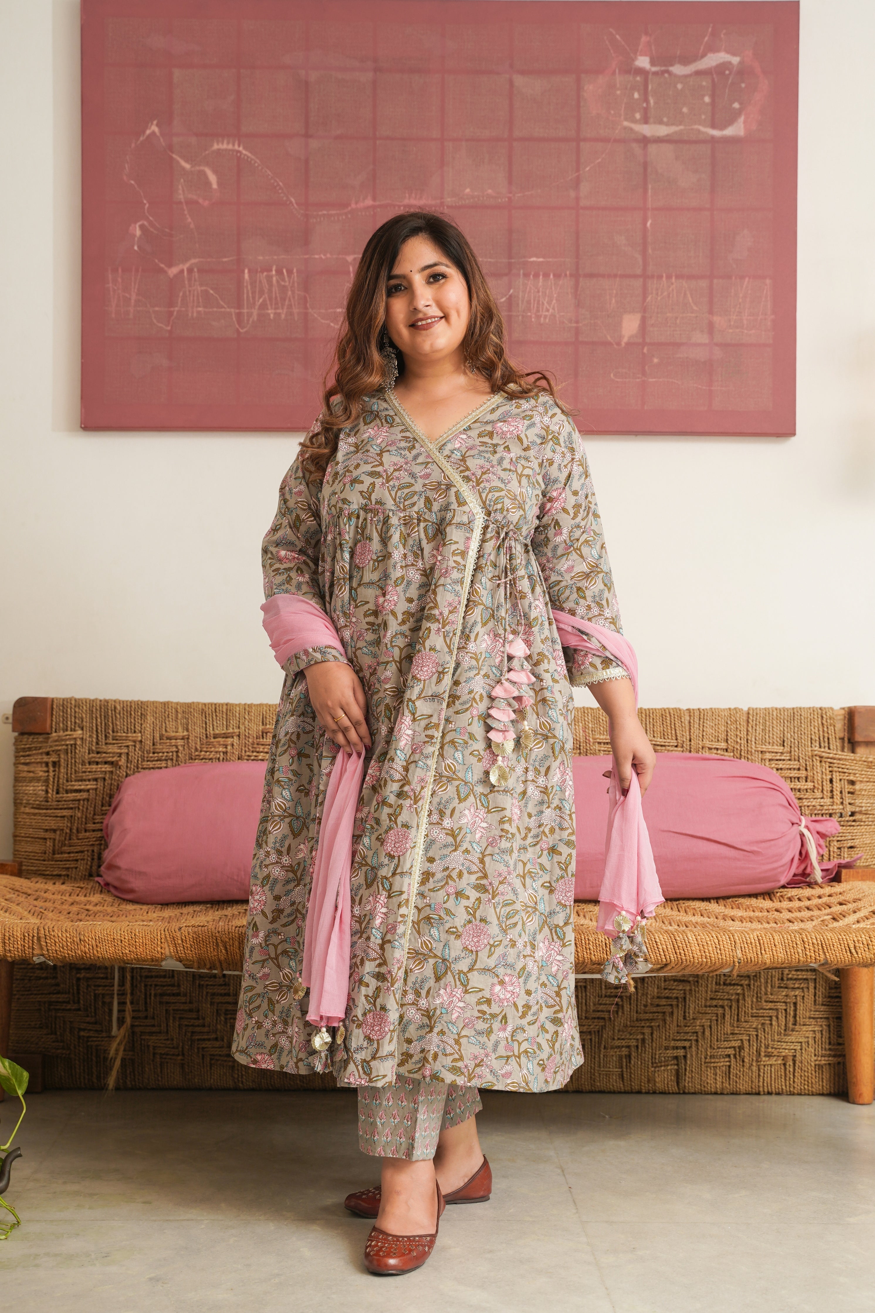 Women's Grey Pink Floral Angrakha Kurta Suit Set - ( Set Of 3 ) - Nangalia Ruchira