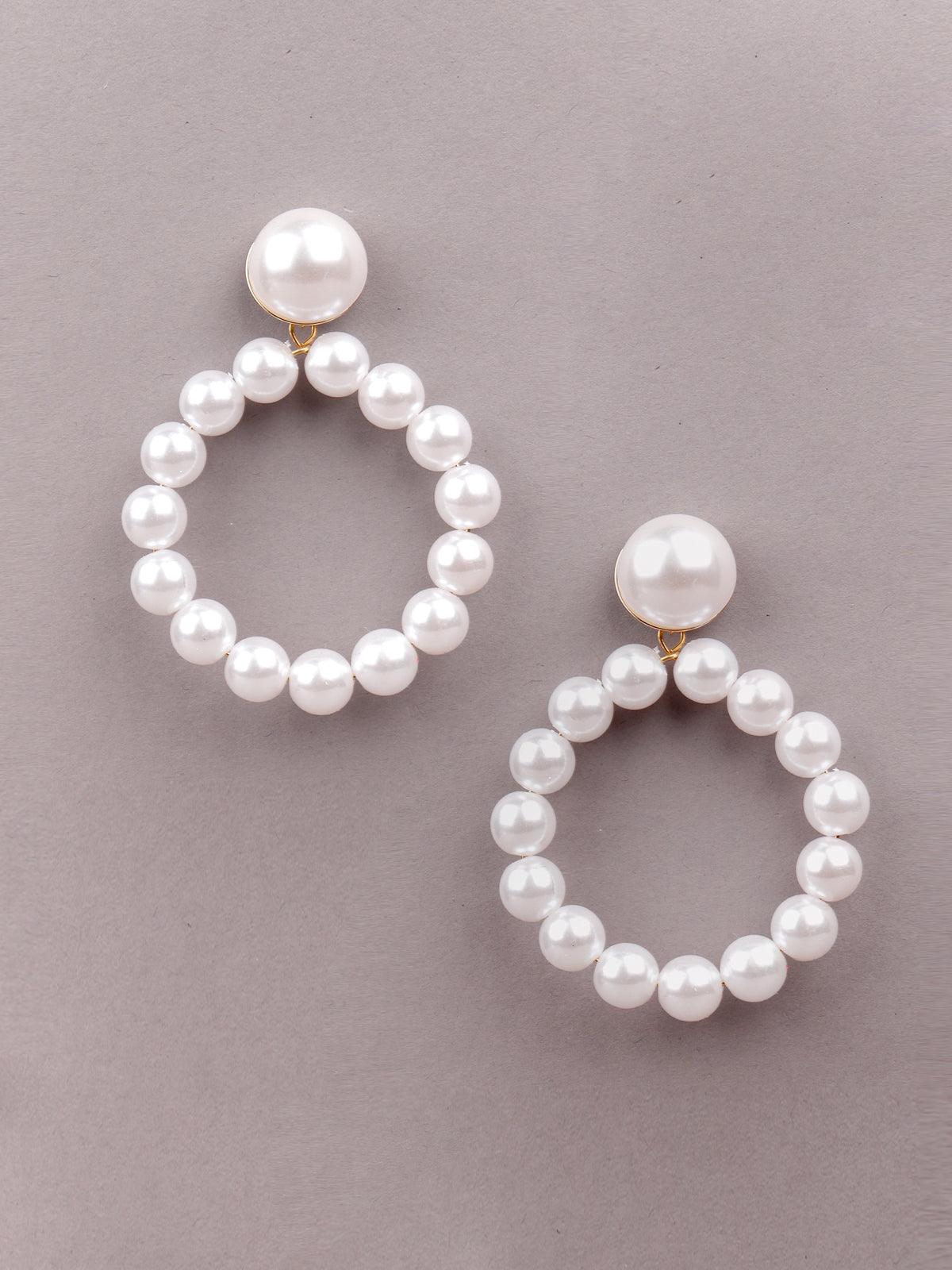 Women's Rounded Hoop Pearl Earring