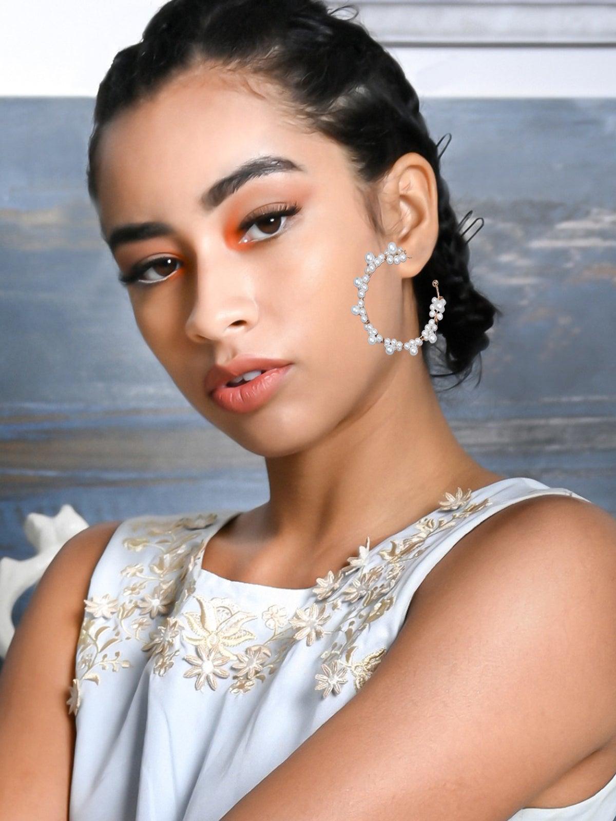Women's Rounded White Beaded Clustered Earring