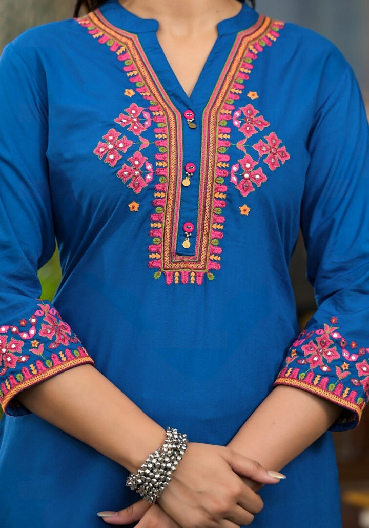 Women's Blue Viscose Rayon Embroidered Kurta Set