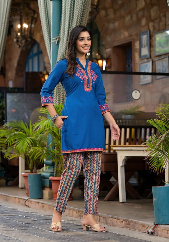 Women's Blue Viscose Rayon Embroidered Kurta Set