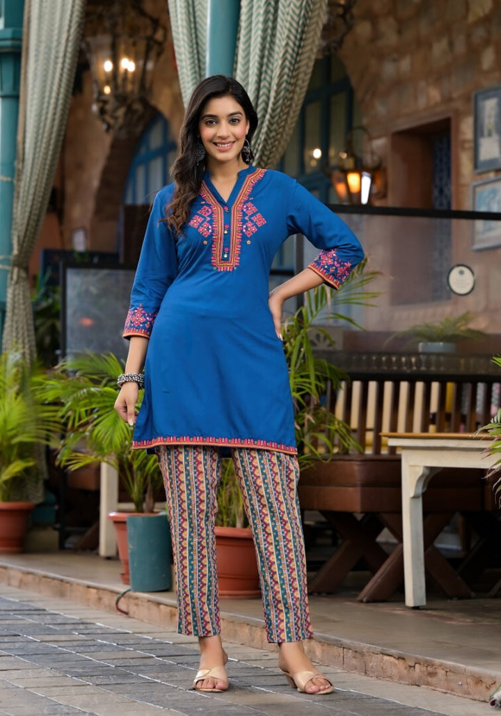 Women's Blue Viscose Rayon Embroidered Kurta Set