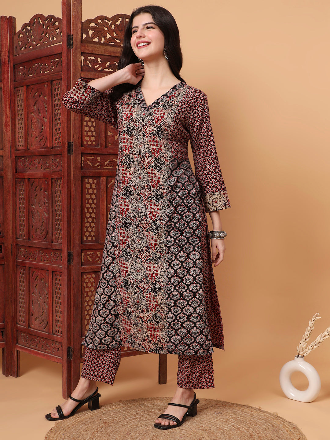 Women's Hand Block Vegetable Print Straight Kurta S2002