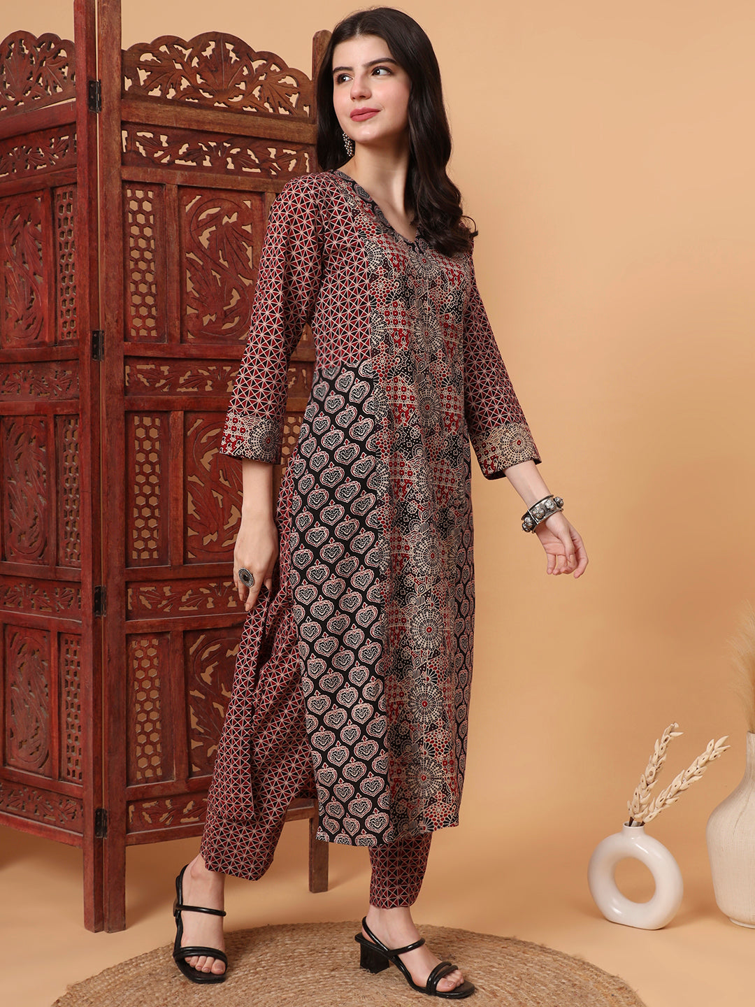 Women's Hand Block Vegetable Print Straight Kurta S2002