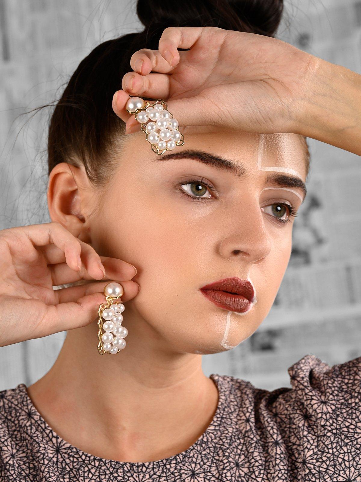 Women's Serene White Pearl Drop Earring