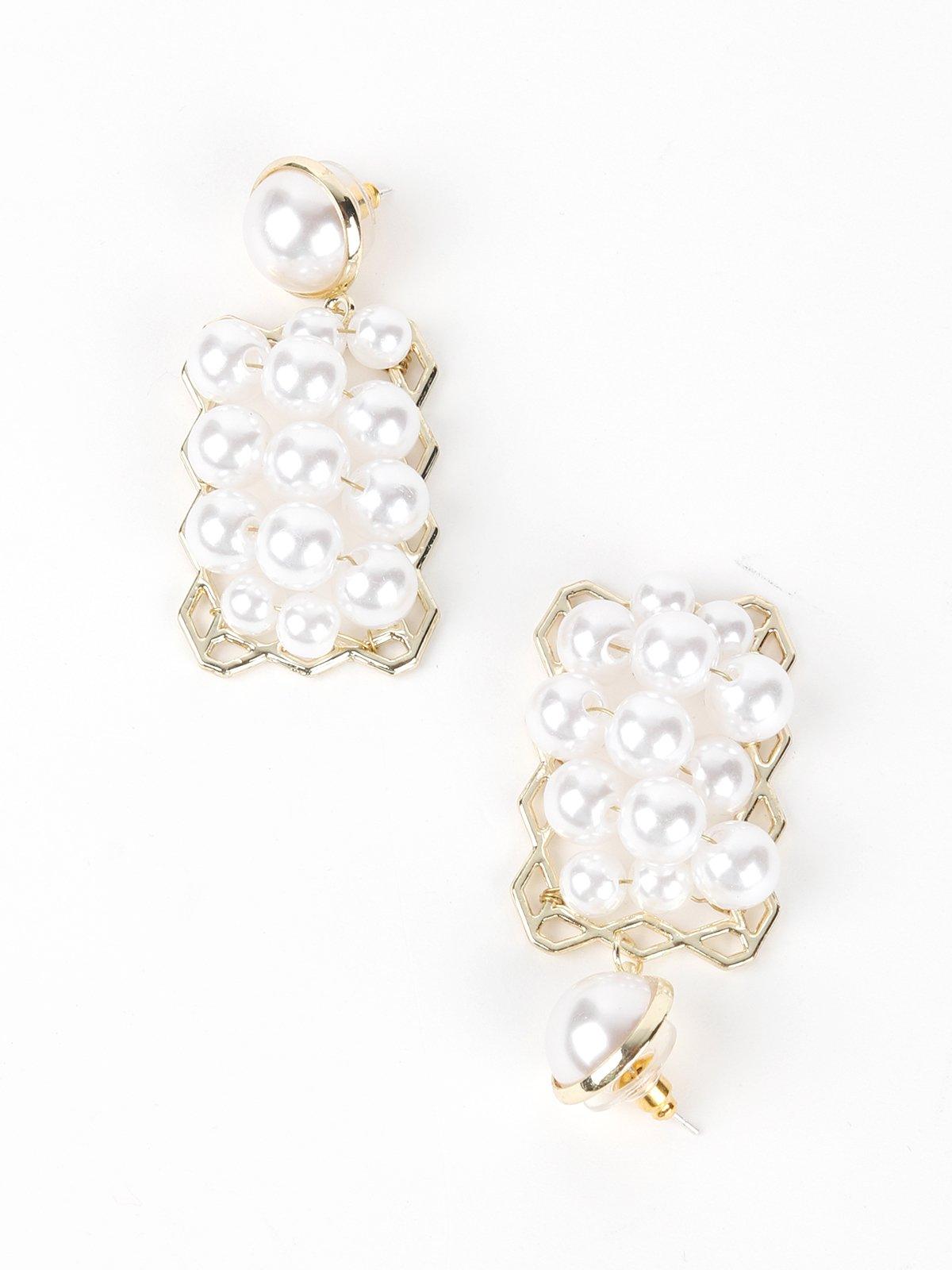 Women's Serene White Pearl Drop Earring