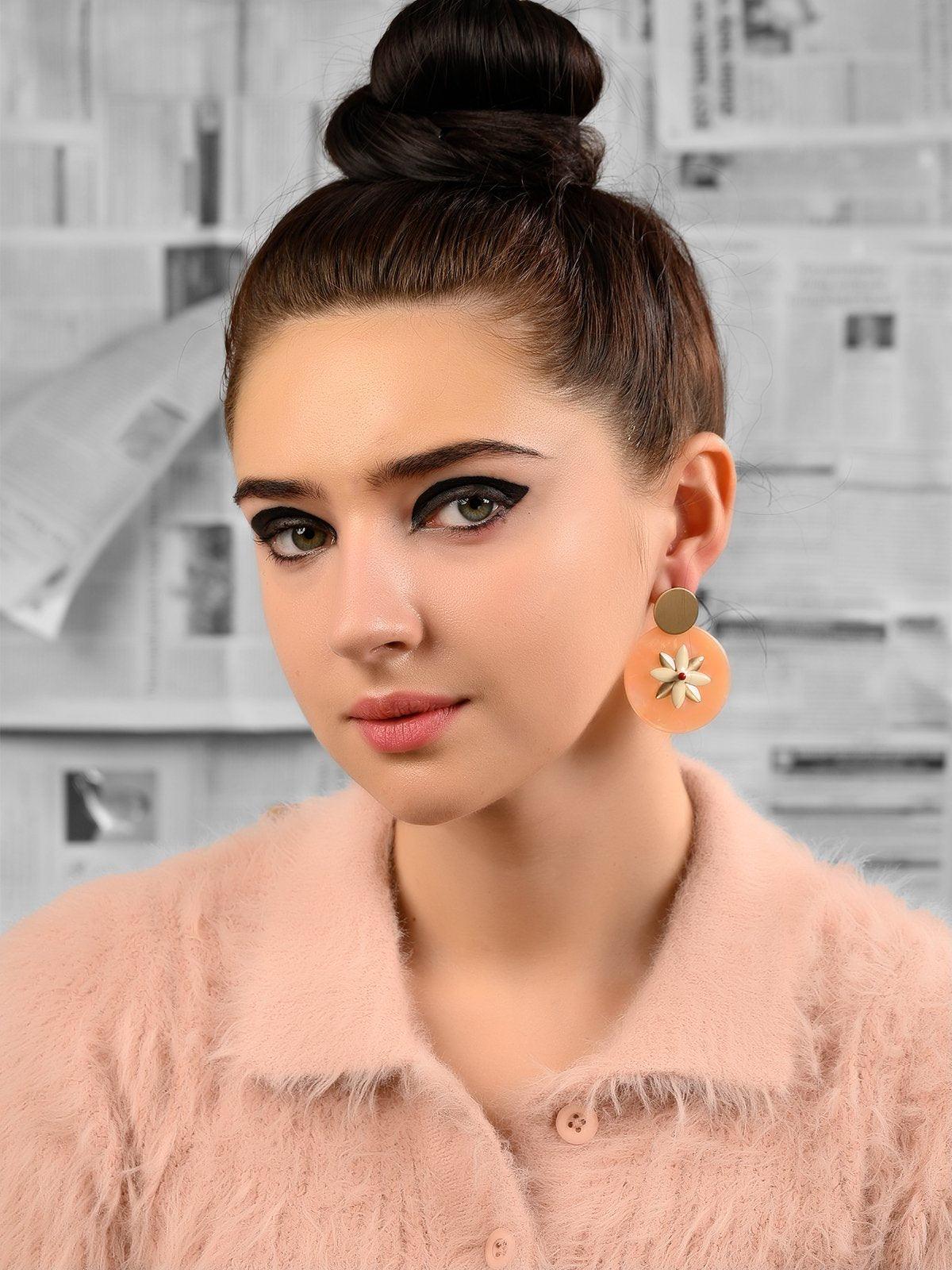 Women's Spherical Peach And Gold Floral Earring