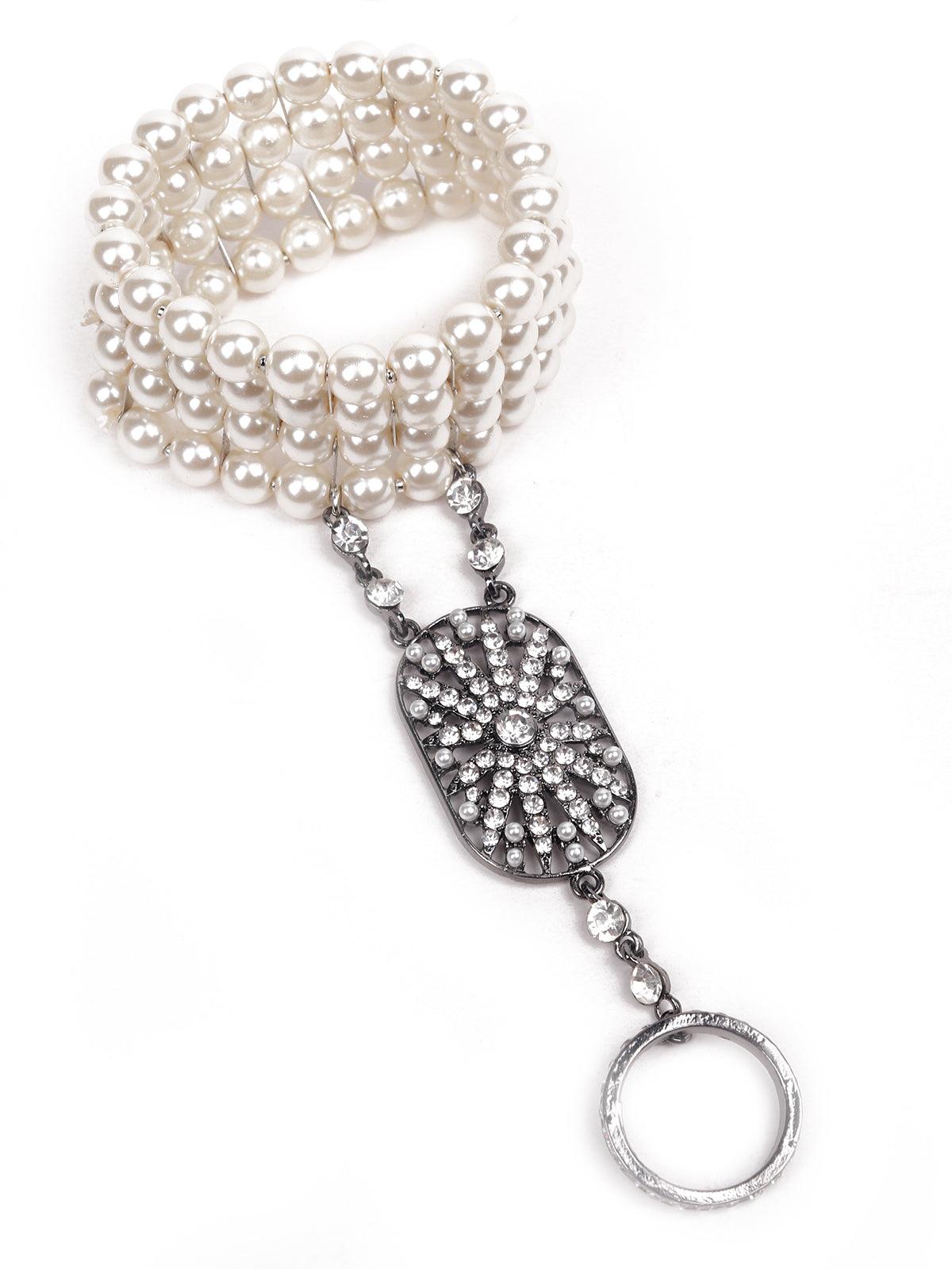 Women's Stunning Artificial Pearl Bracelet With A Rin