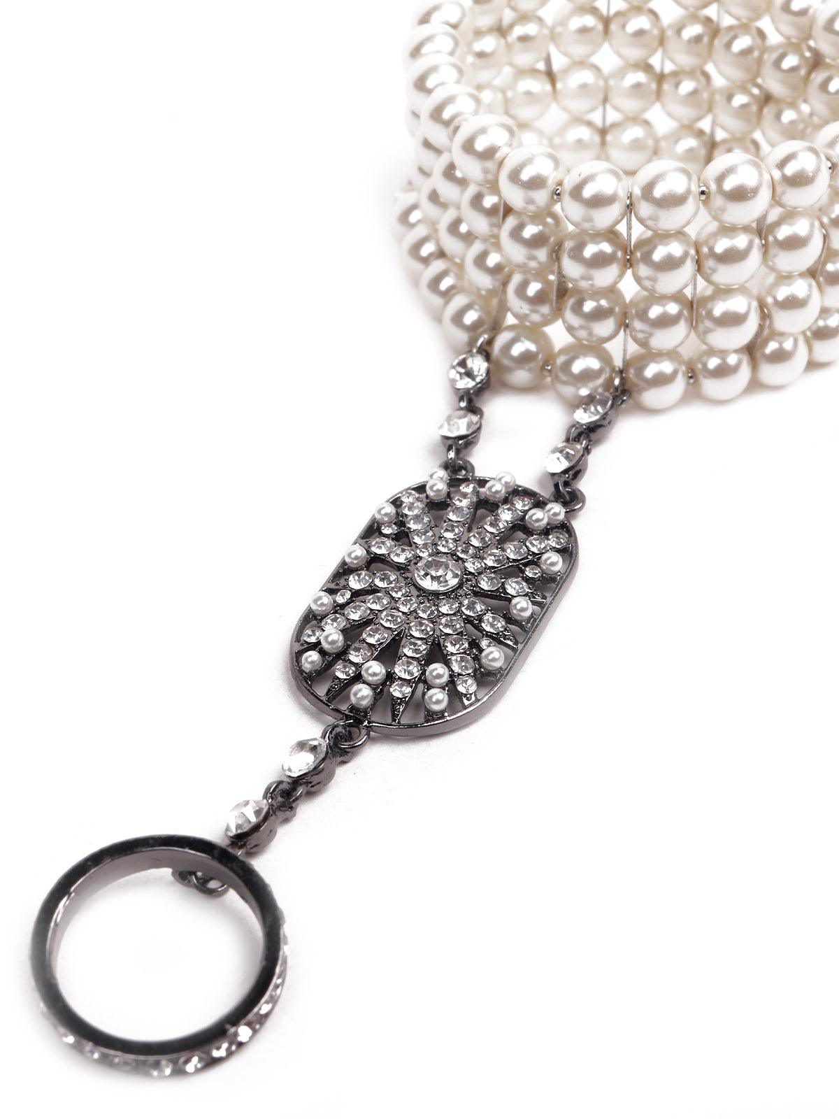 Women's Stunning Artificial Pearl Bracelet With A Rin