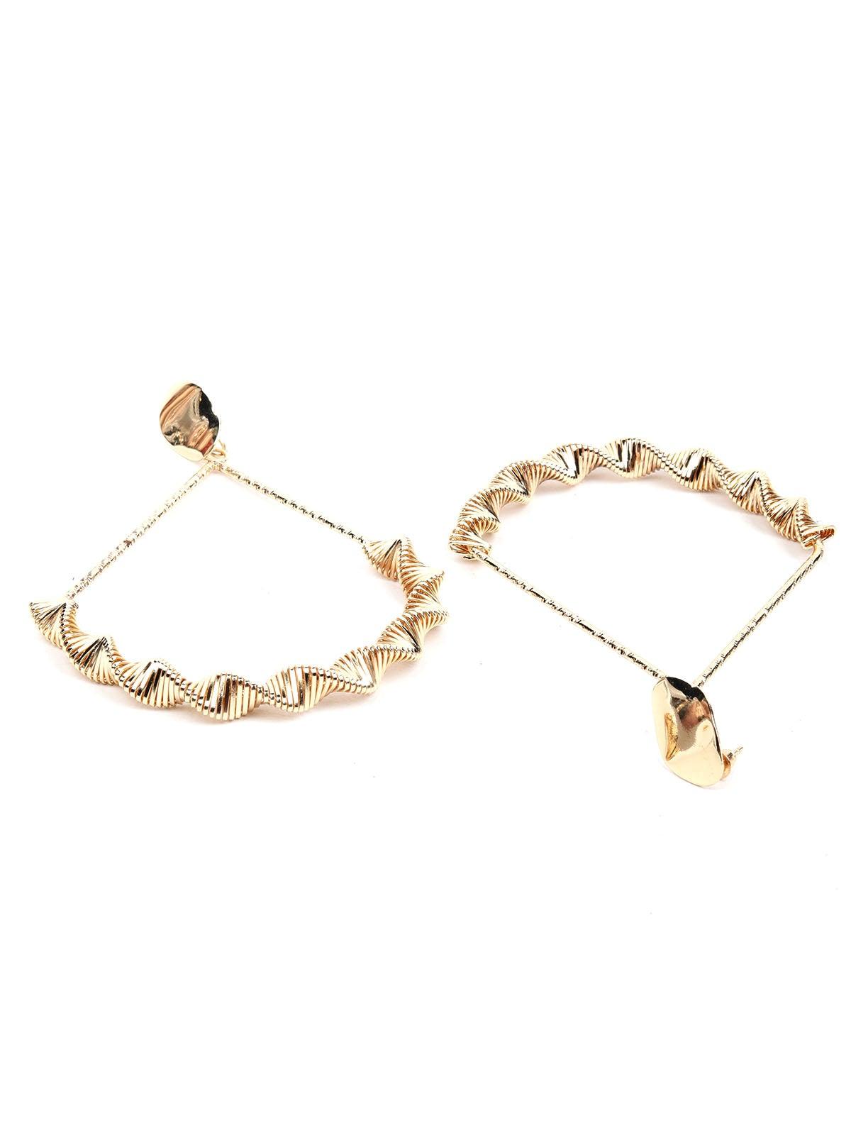 Women's Stunning Gold Textured Pendulum Earring