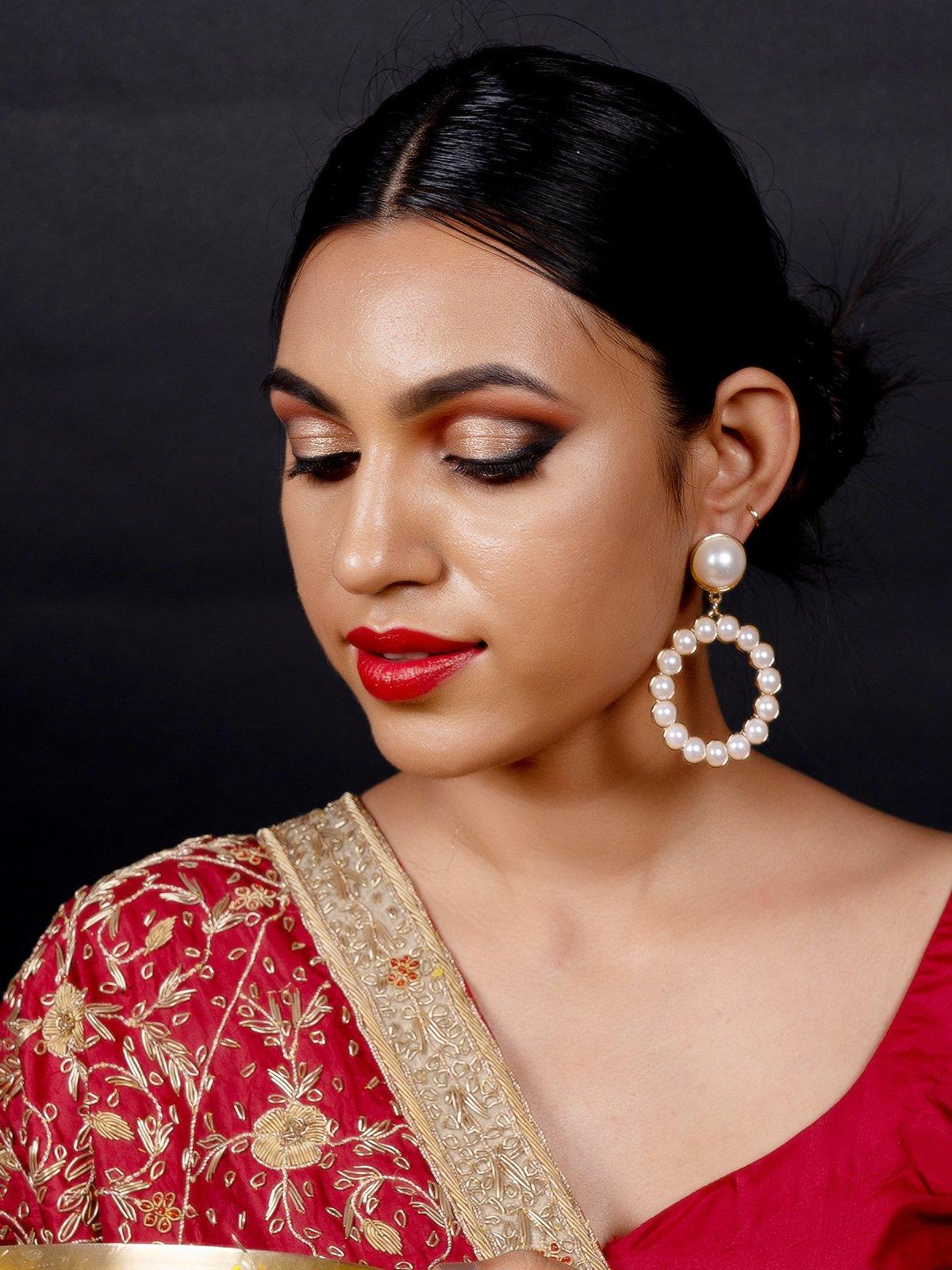Women's Stunning Pearl-Embellished Hoop Earring