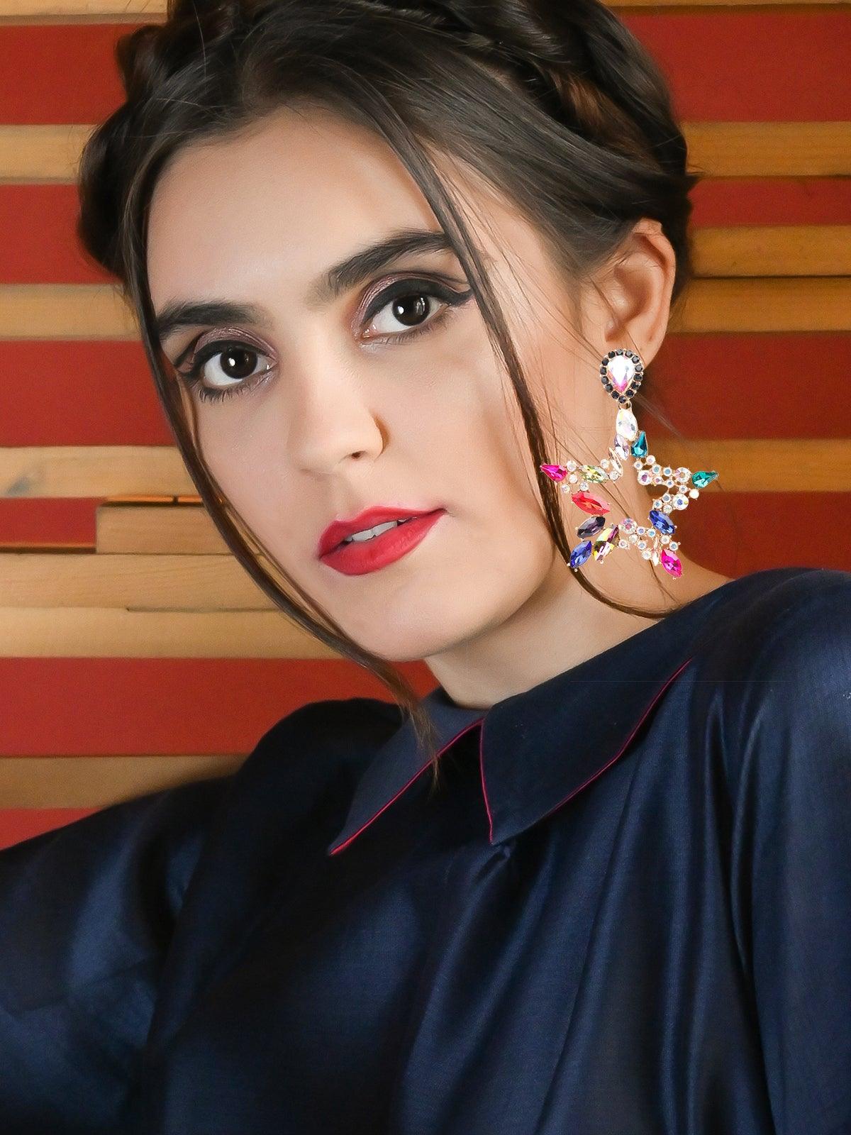 Women's Stunning Star-Shaped Studded Earring